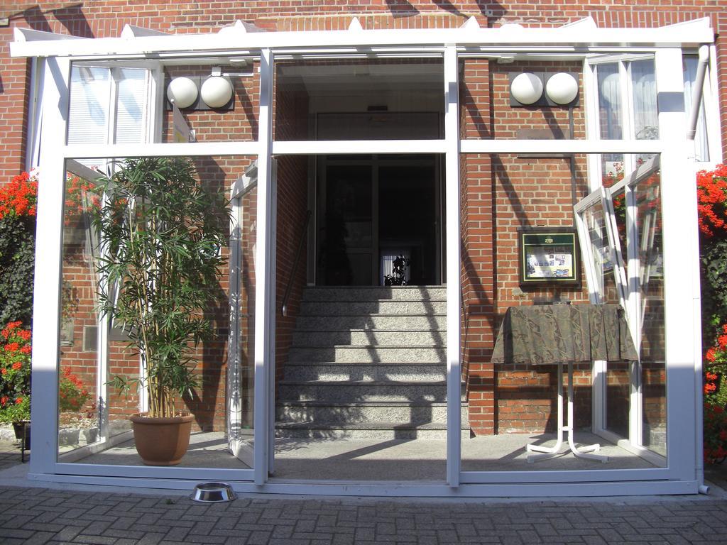 Hotel Am Kleinbahnhof Emden Exterior foto